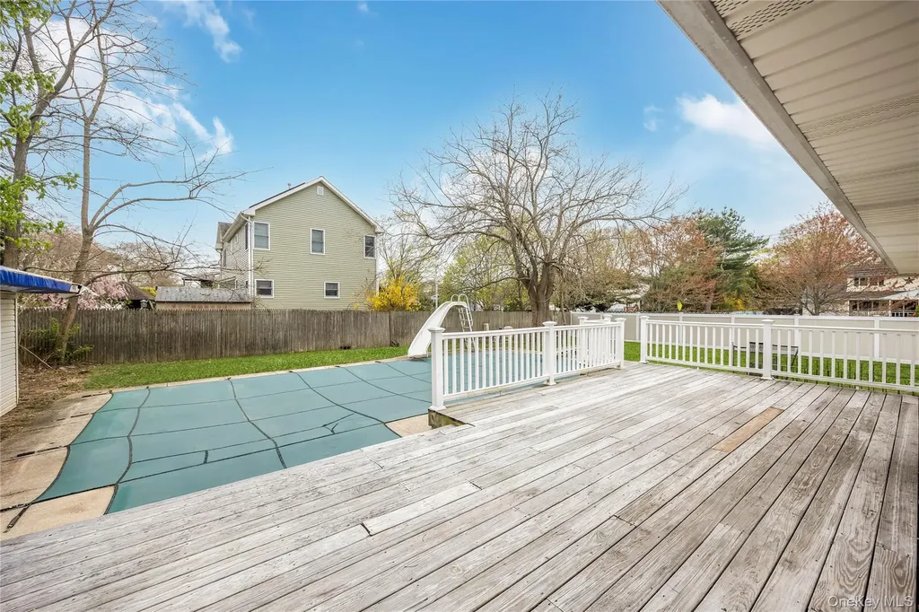 2 Seley Cross Islip Terrace NY 11752