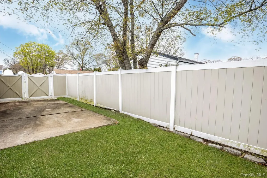 2 Seley Cross Islip Terrace NY 11752