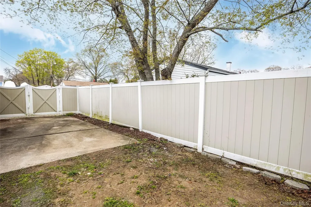2 Seley Cross Islip Terrace NY 11752