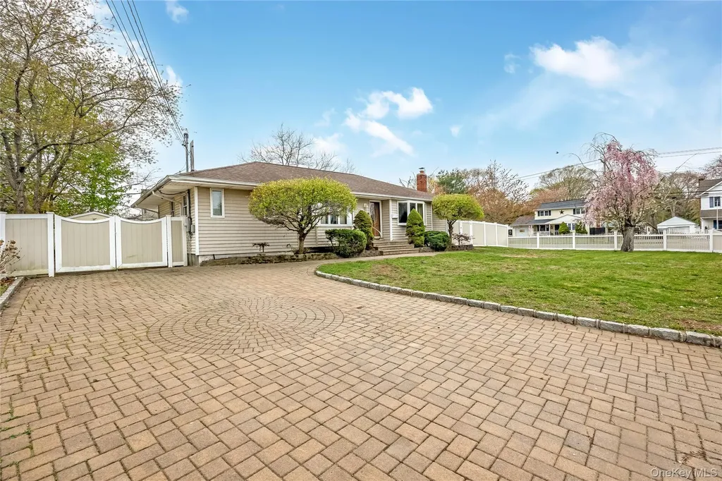 2 Seley Cross Islip Terrace NY 11752