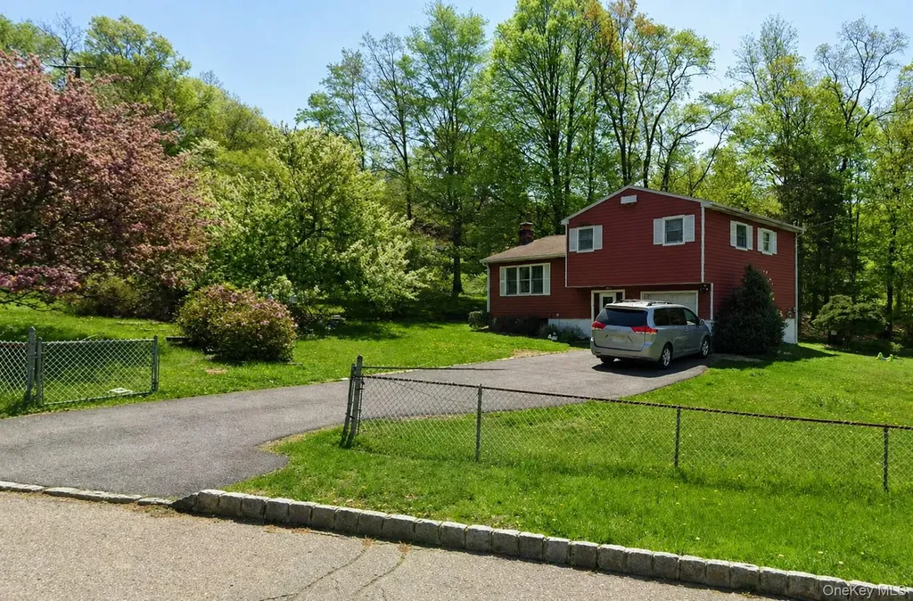 64 Duelk Avenue Monroe NY 10950
