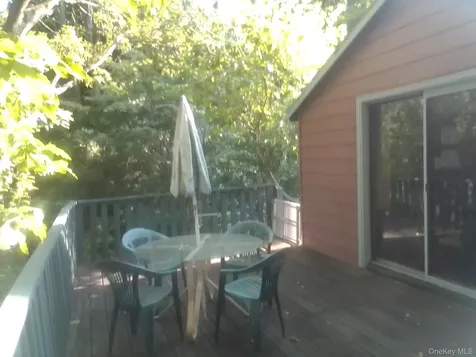 71 Honeywell Lane Hyde Park NY 12538