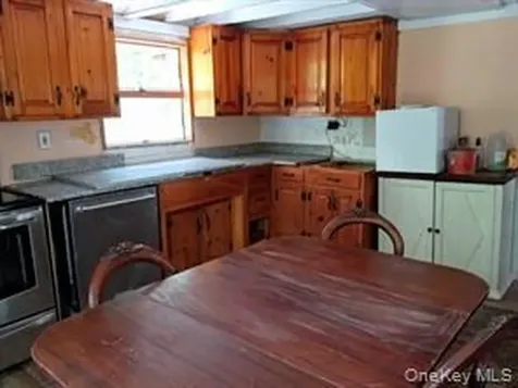 71 Honeywell Lane Hyde Park NY 12538