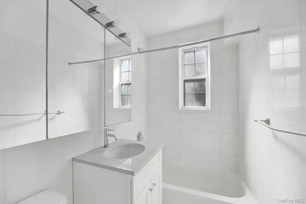 1 Ash Place Great Neck Plaza NY 11021