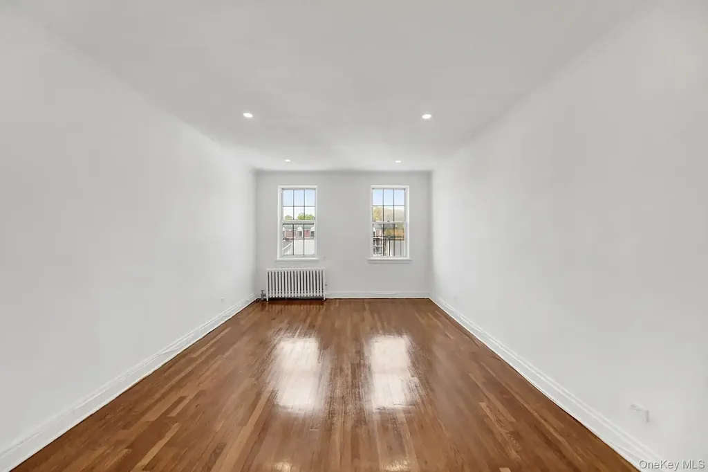 1 Ash Place Great Neck Plaza NY 11021