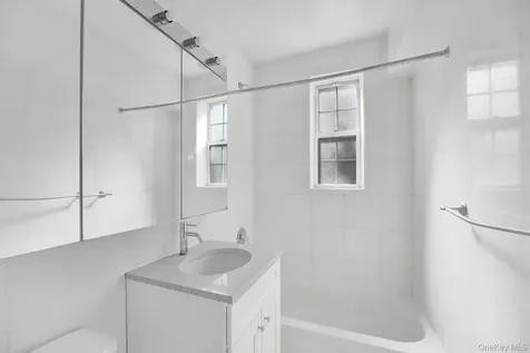 1 Ash Place Great Neck Plaza NY 11021