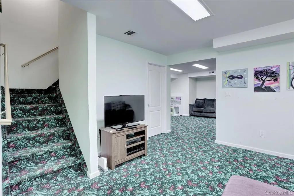 11 Mariner Way Monsey NY 10952