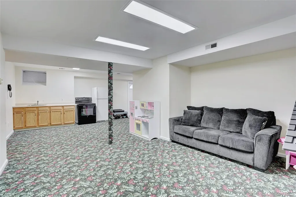 11 Mariner Way Monsey NY 10952