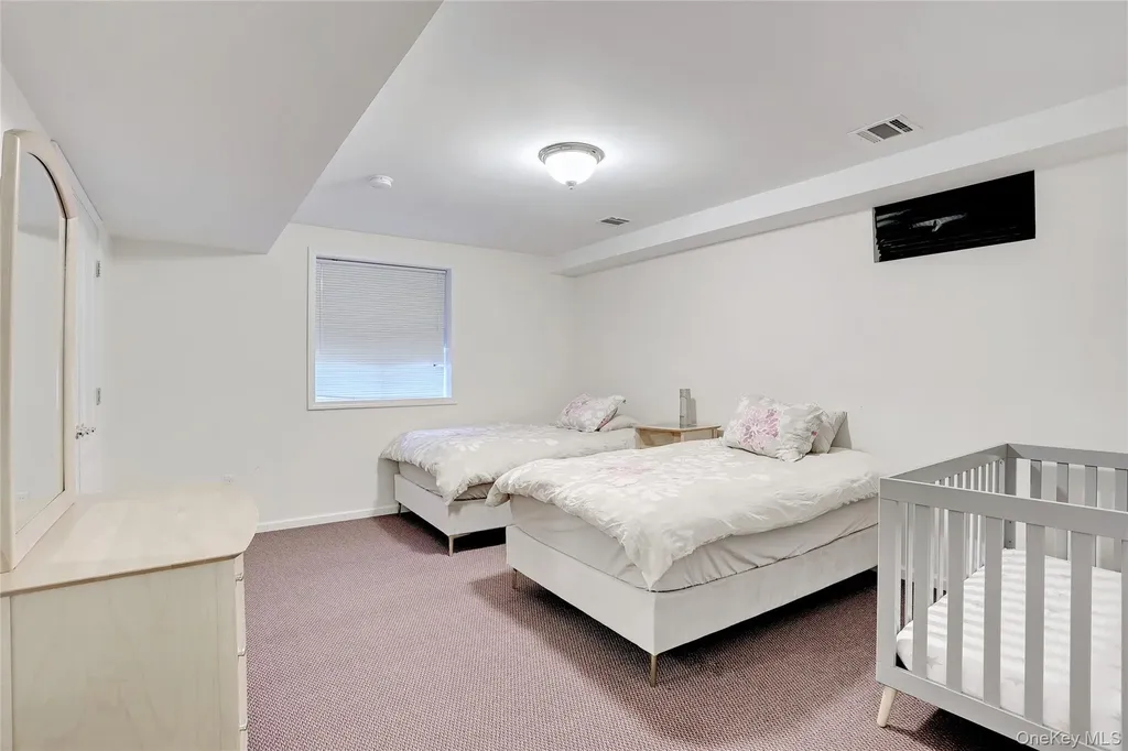 11 Mariner Way Monsey NY 10952