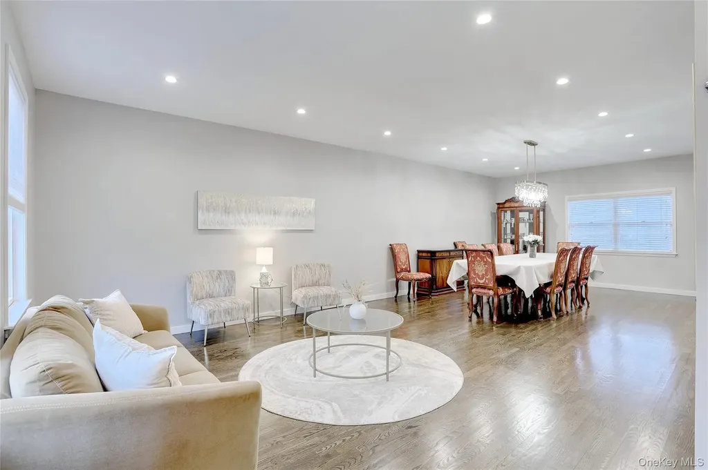 11 Mariner Way Monsey NY 10952