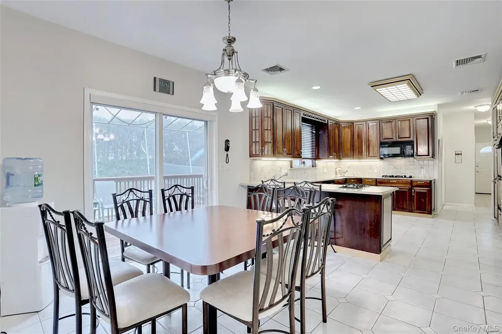 11 Mariner Way Monsey NY 10952