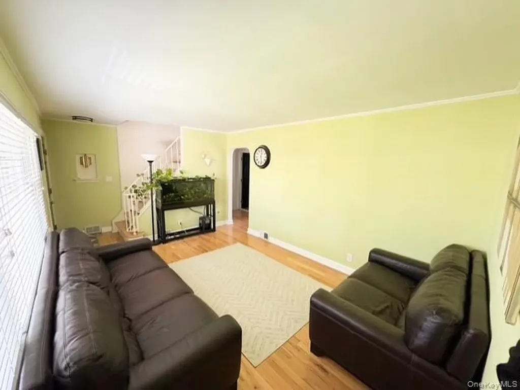 4 Powell Place New Hyde Park NY 11040