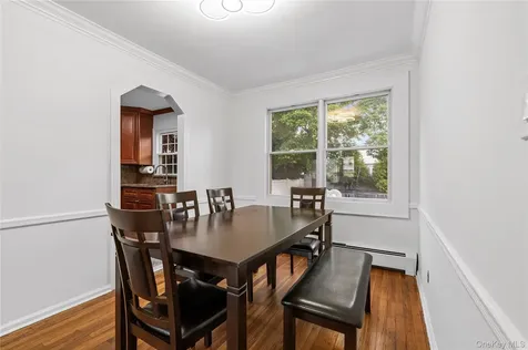 14 Evans Avenue Albertson NY 11507