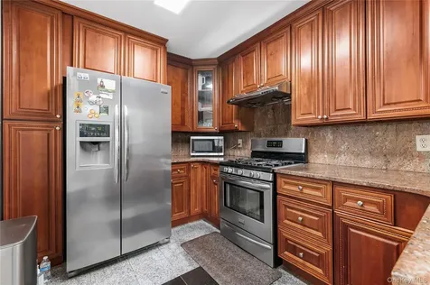 14 Evans Avenue Albertson NY 11507