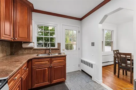 14 Evans Avenue Albertson NY 11507