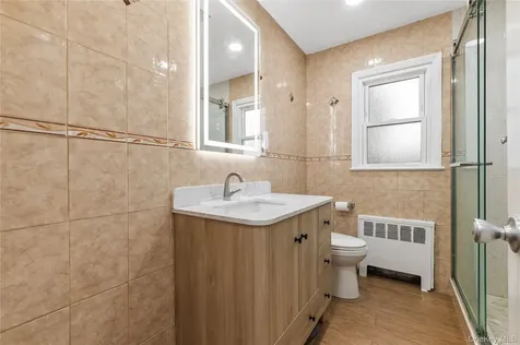 14 Evans Avenue Albertson NY 11507