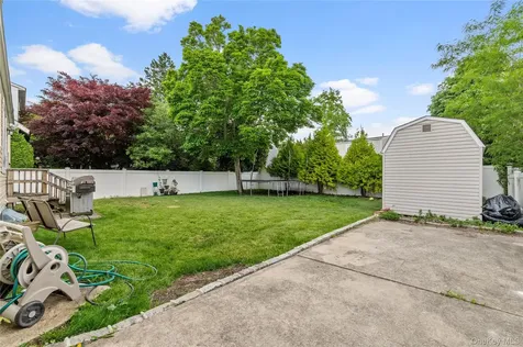 14 Evans Avenue Albertson NY 11507