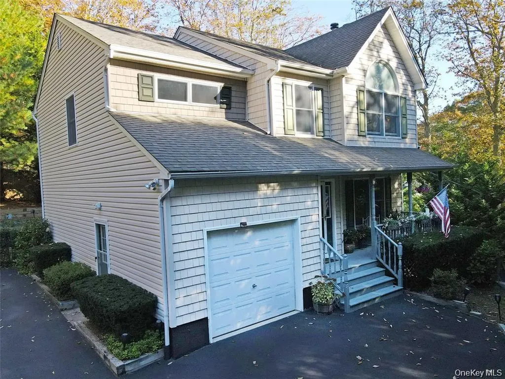64 Glen Road Baiting Hollow NY 11933