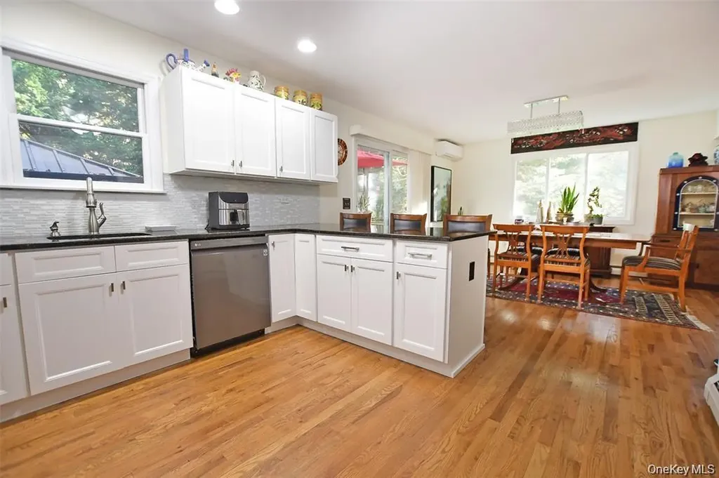 64 Glen Road Baiting Hollow NY 11933