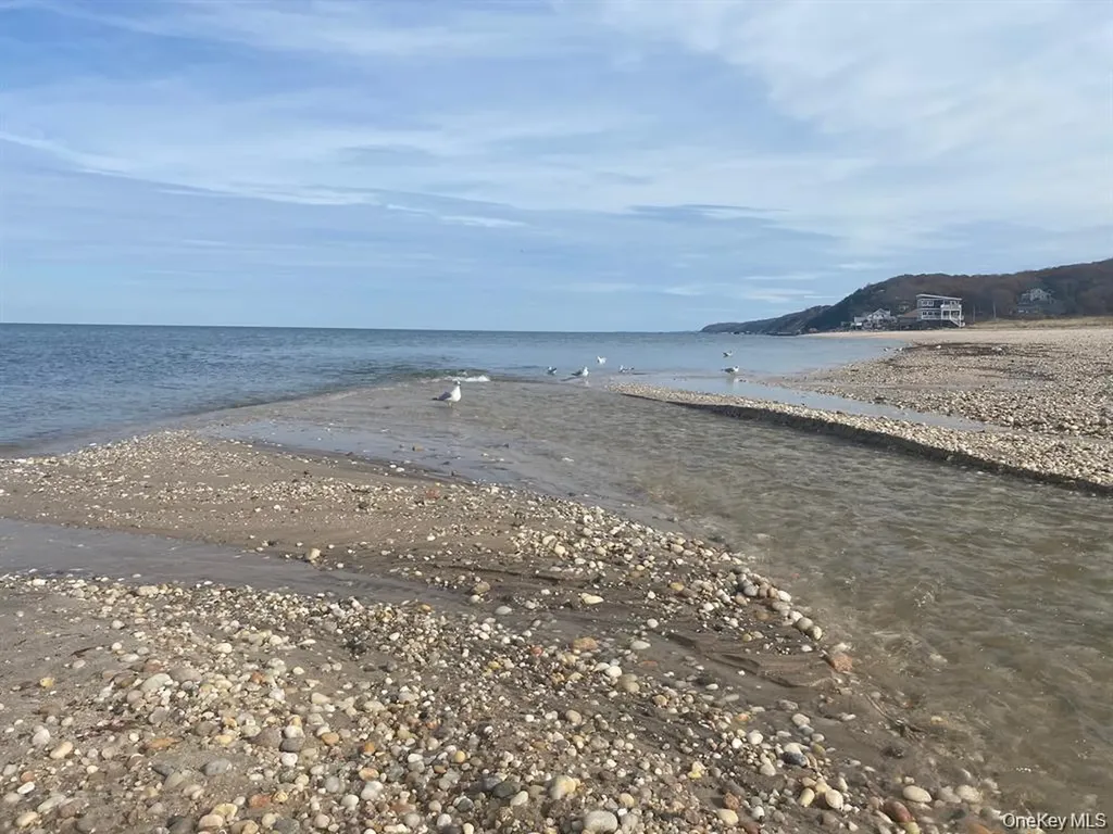 64 Glen Road Baiting Hollow NY 11933