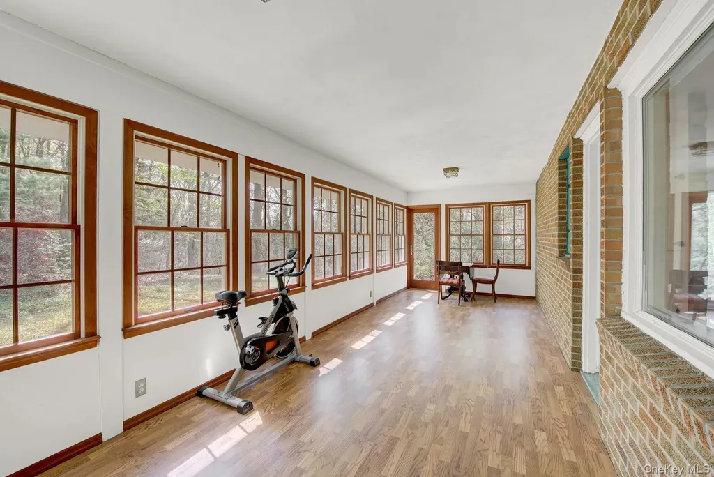 28 Picardy Lane Laurel Hollow NY 11791