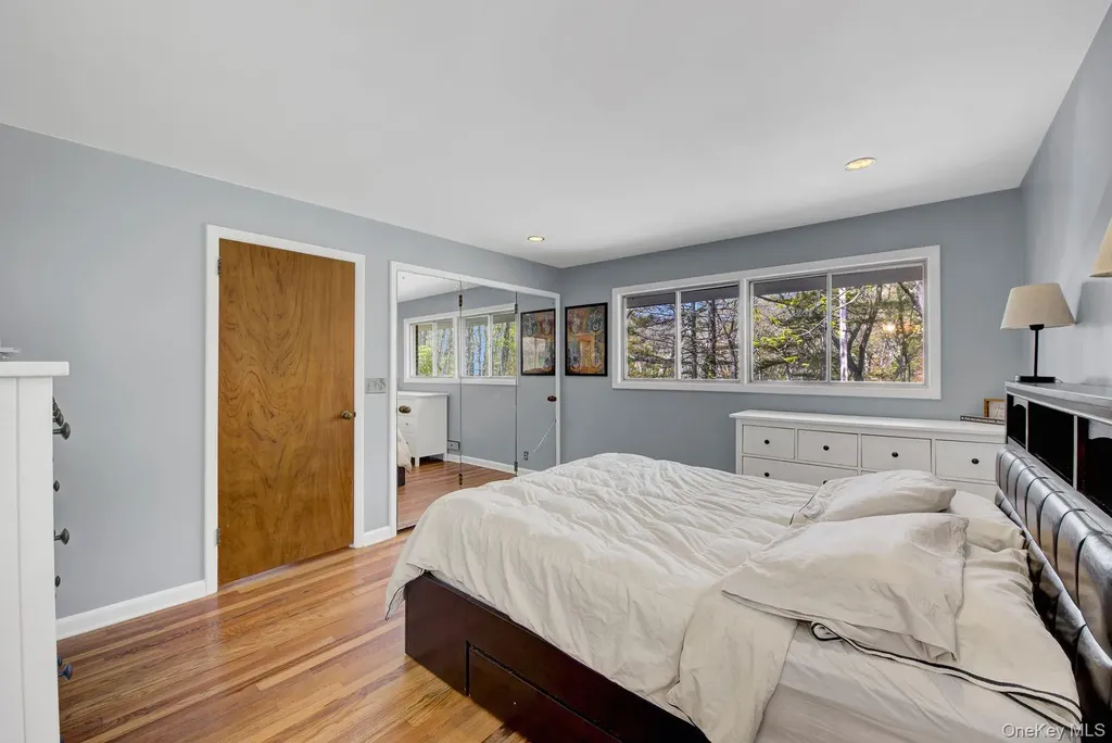 28 Picardy Lane Laurel Hollow NY 11791