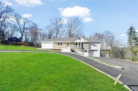 225 Hilltop Street Mahopac NY 10541