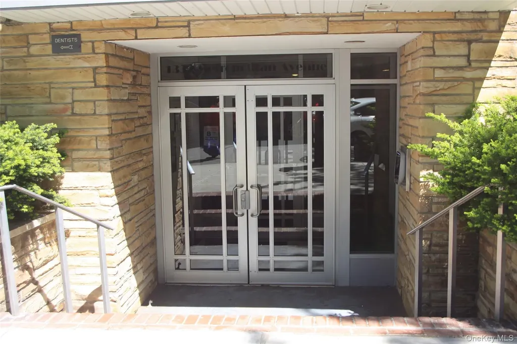 1332 Metropolitan Avenue Bronx NY 10462