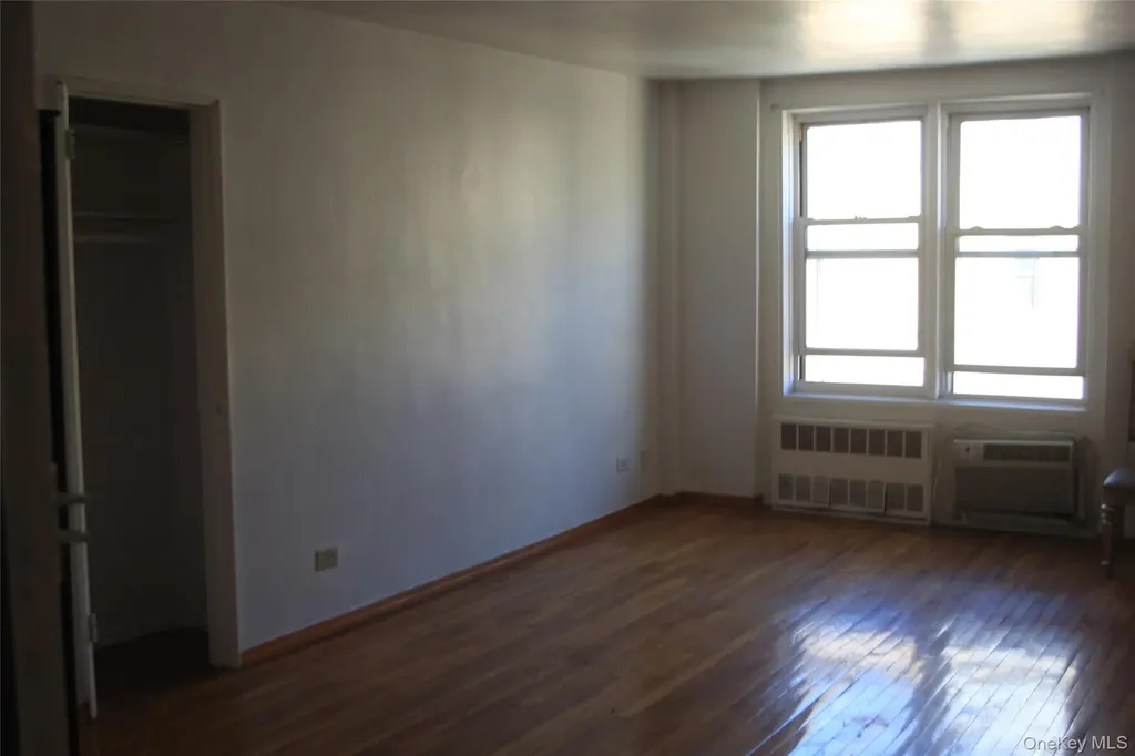 1332 Metropolitan Avenue Bronx NY 10462