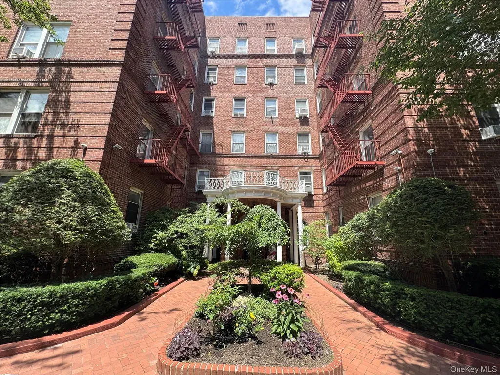 111-39 76th Road Forest Hills NY 11375