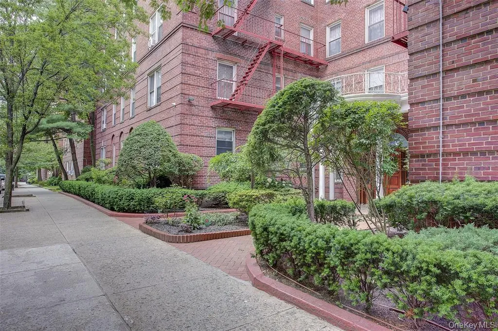111-39 76th Road Forest Hills NY 11375