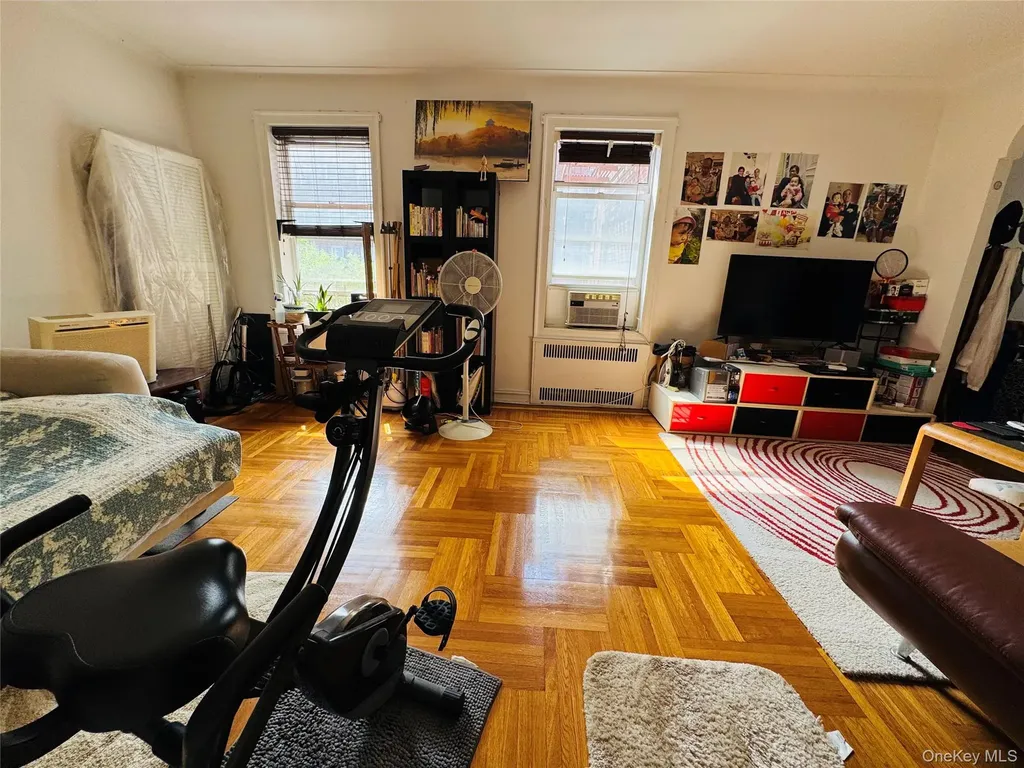 111-39 76th Road Forest Hills NY 11375