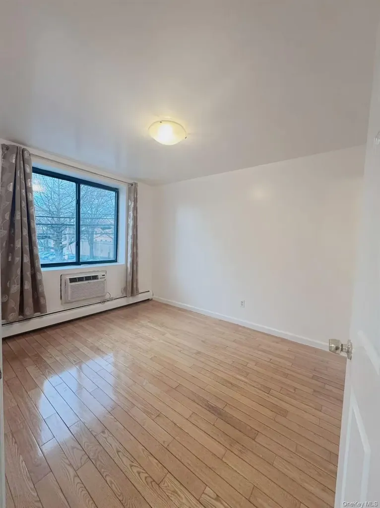 136-16 35th Avenue Flushing NY 11354