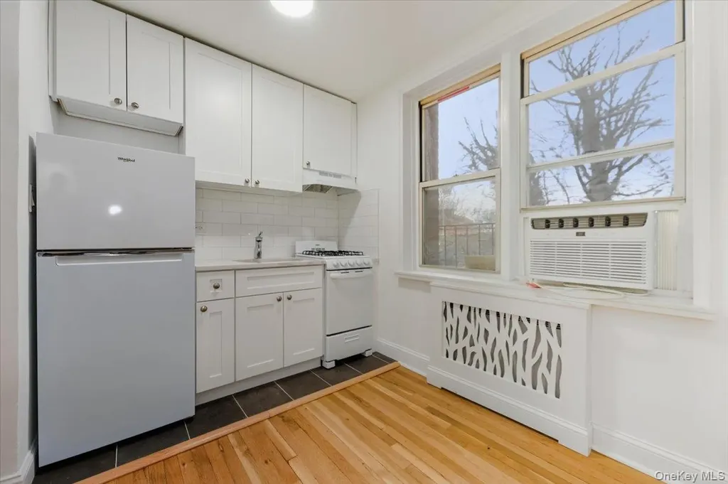 5645 Netherland Avenue Bronx NY 10471