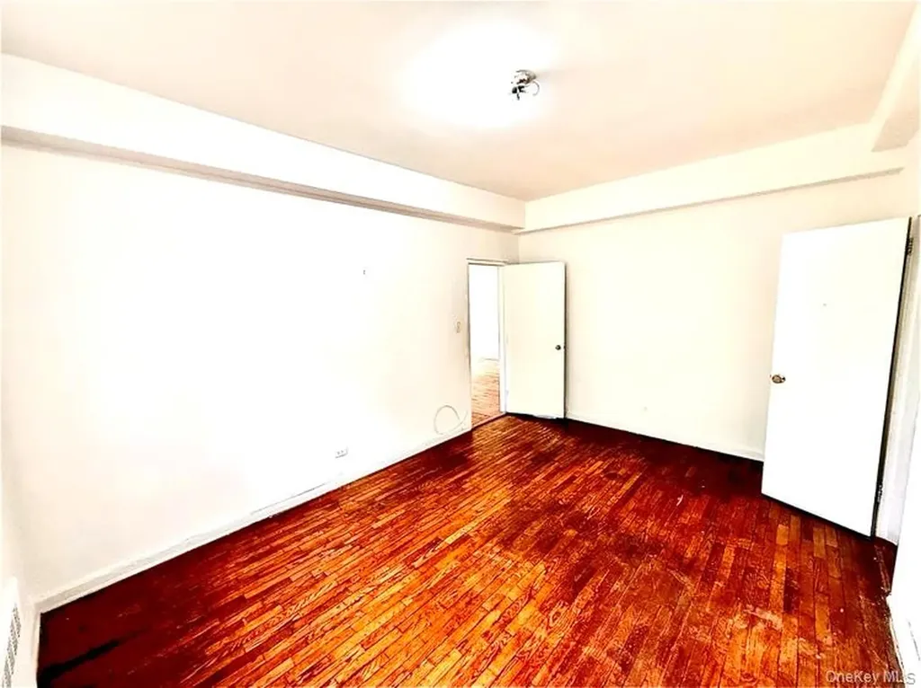 141-05 Pershing Crescent Briarwood NY 11435