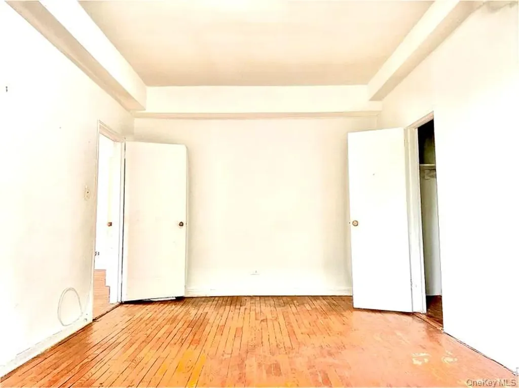 141-05 Pershing Crescent Briarwood NY 11435