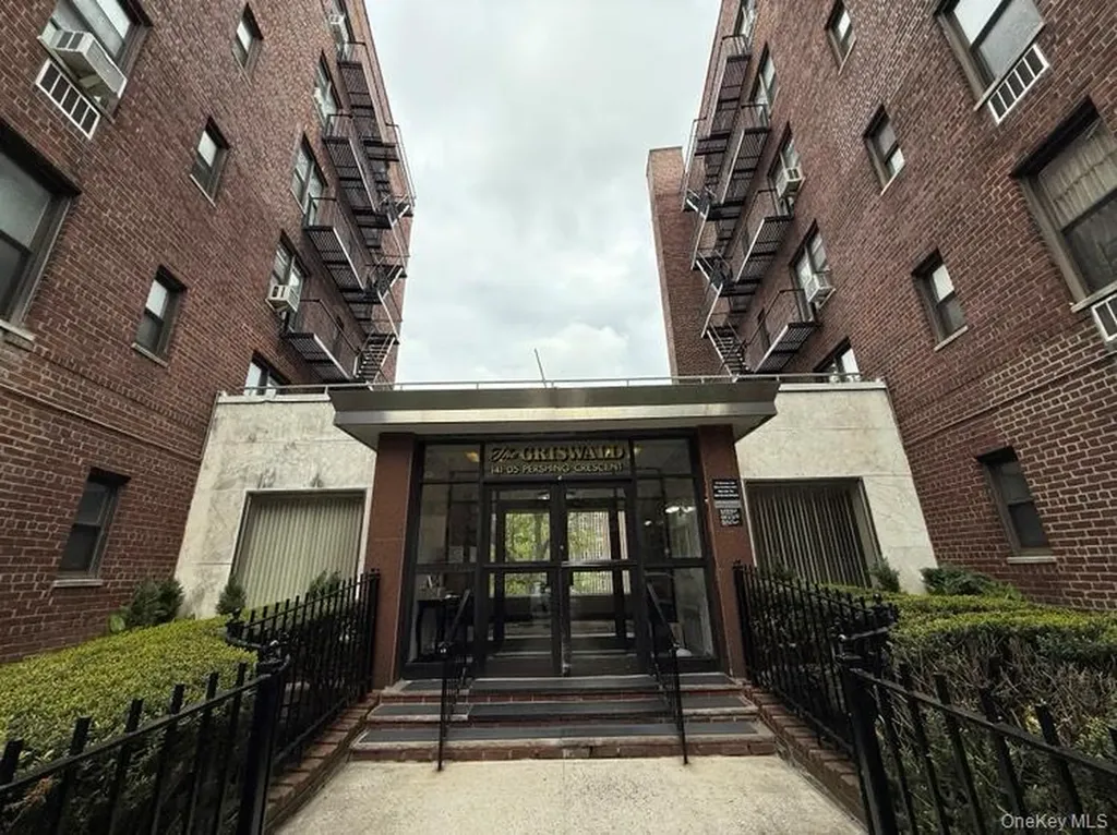 141-05 Pershing Crescent Briarwood NY 11435