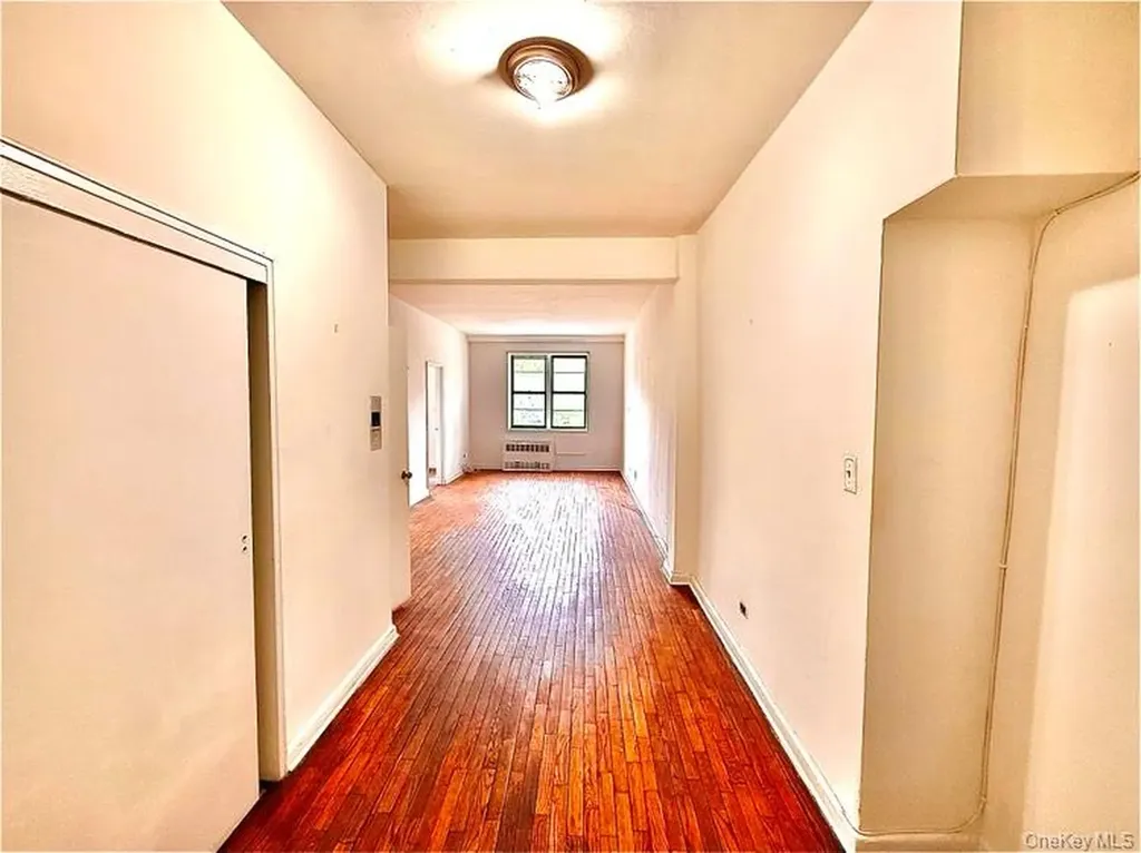 141-05 Pershing Crescent Briarwood NY 11435