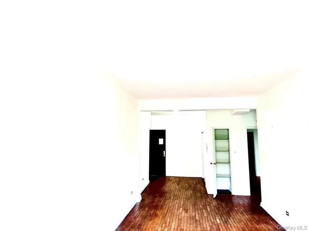 141-05 Pershing Crescent Briarwood NY 11435