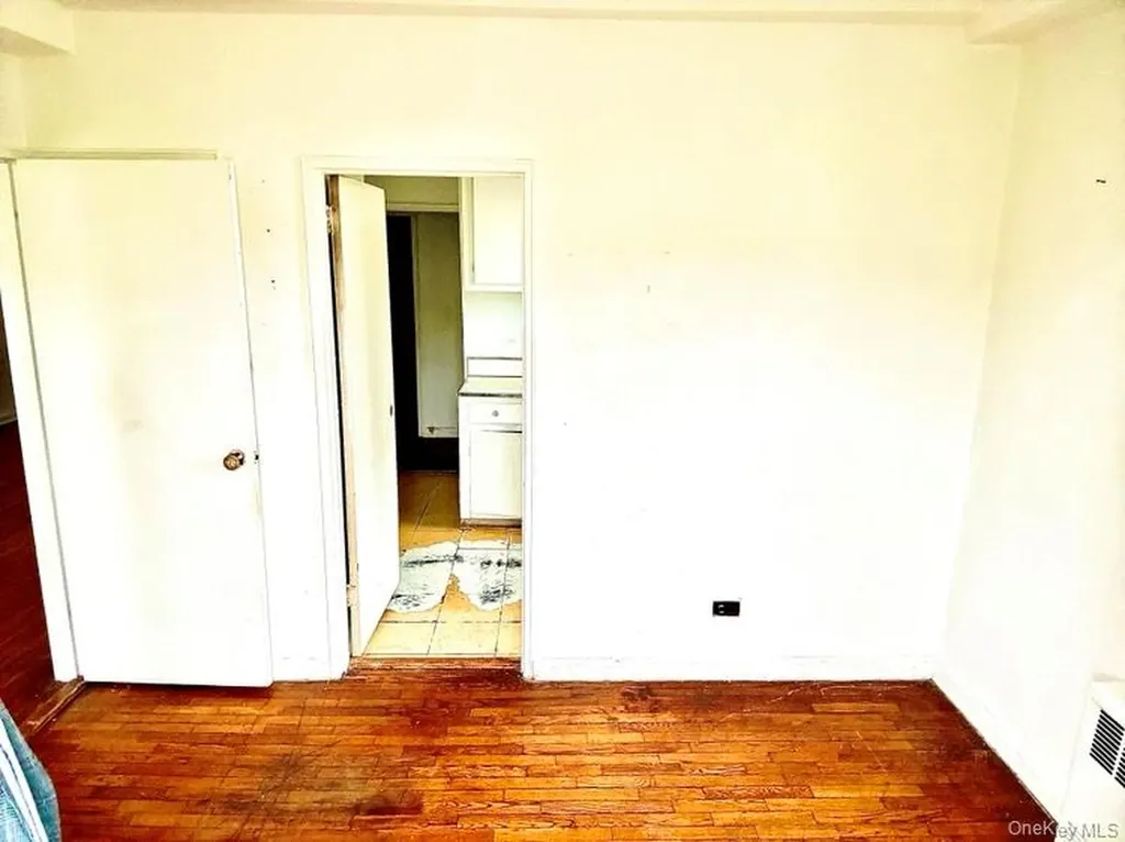 141-05 Pershing Crescent Briarwood NY 11435