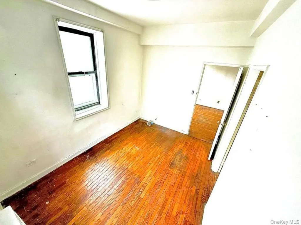 141-05 Pershing Crescent Briarwood NY 11435