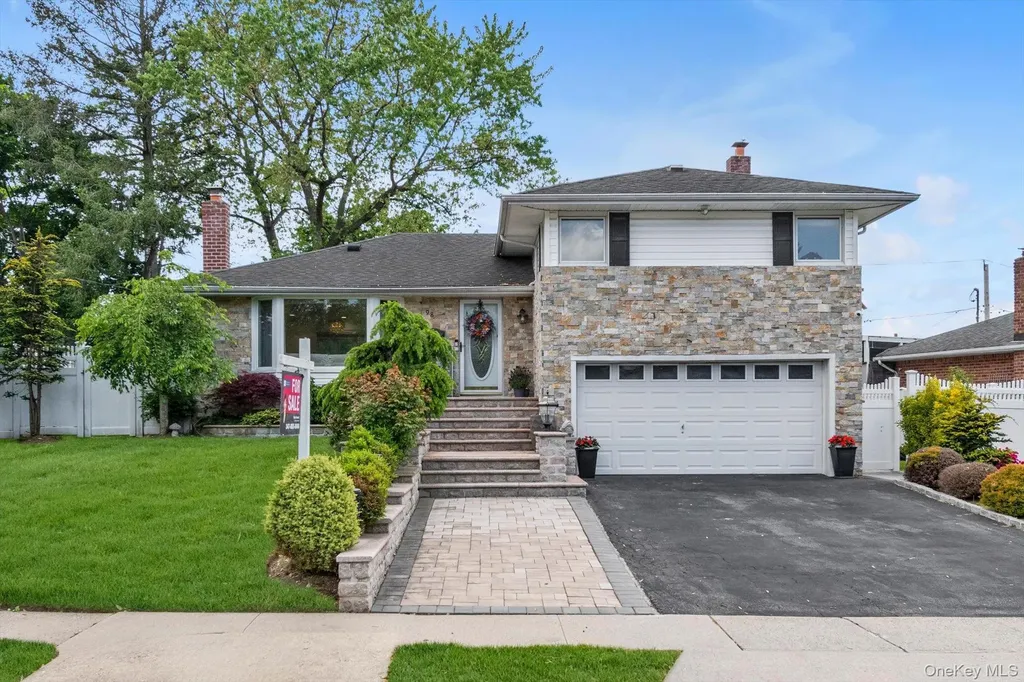 98 Belmont Circle Syosset NY 11791
