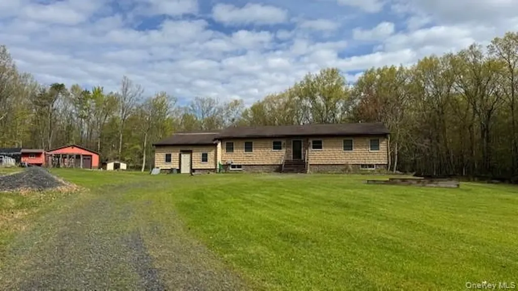 187 Echo Road Bloomingburg NY 12721
