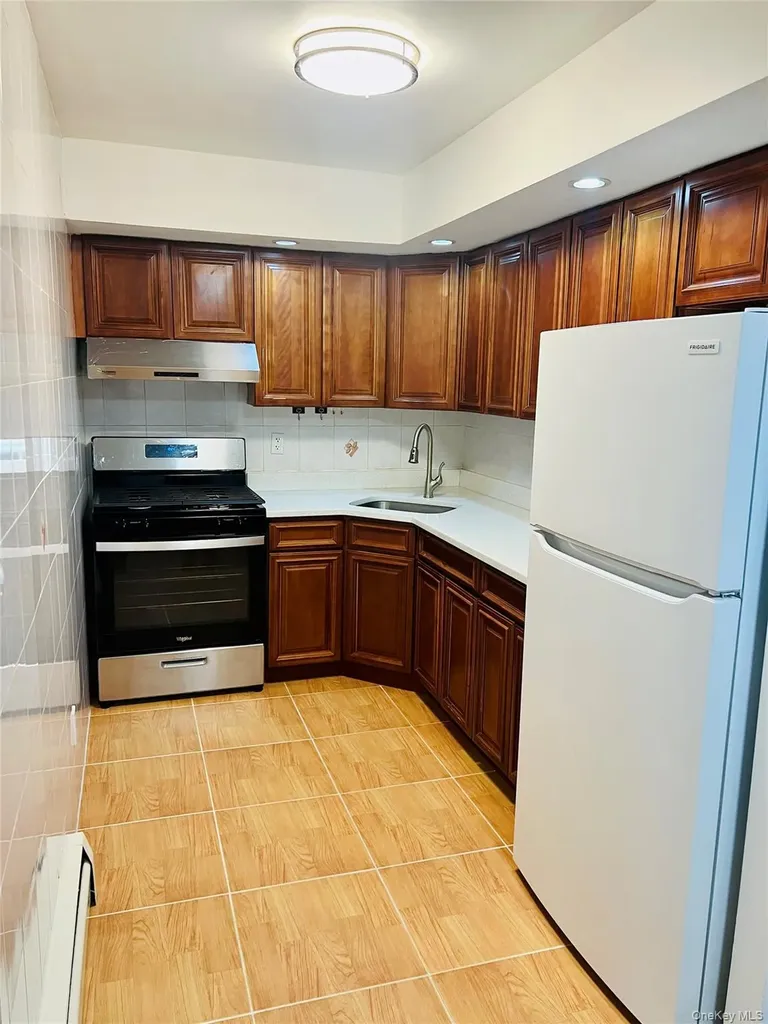 240-53 68th Avenue Douglaston NY 11362
