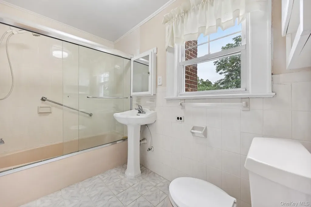 1235 Post Road Scarsdale NY 10583