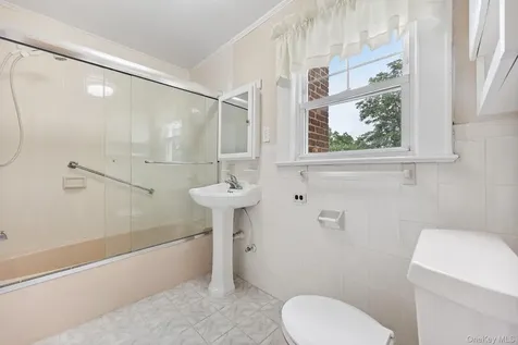 1235 Post Road Scarsdale NY 10583
