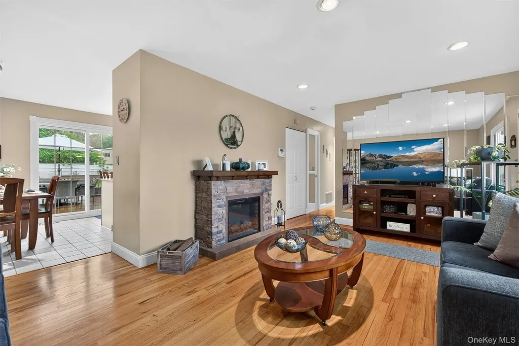 83 Riverview Drive Fishkill NY 12524