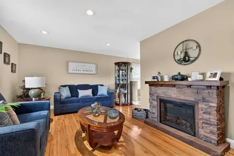 83 Riverview Drive Fishkill NY 12524