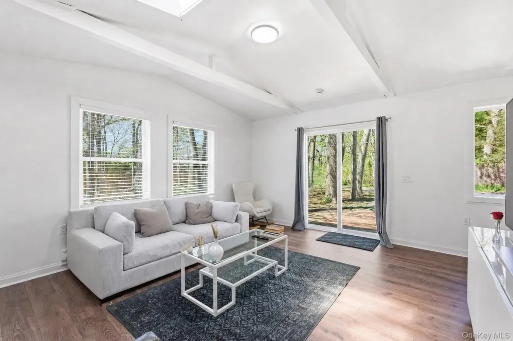 134B Montauk Highway Westhampton NY 11977
