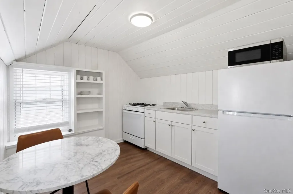 134B Montauk Highway Westhampton NY 11977